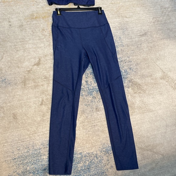 Outdoor Voices Workout Bundle Size Small EUC - Picture 5 of 5